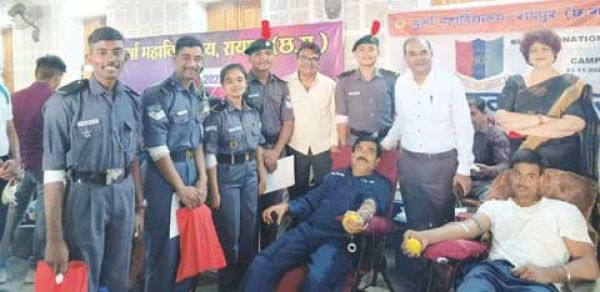 दुर्गा कॉलेज एयरविंग एनसीसी के 25 कैडेट्स ने रक्तदान किया