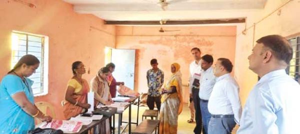 वोटर लिस्ट से नाम पूरी सावधानी से काटे जाएं, दावा आपत्ति का भी निराकरण करें