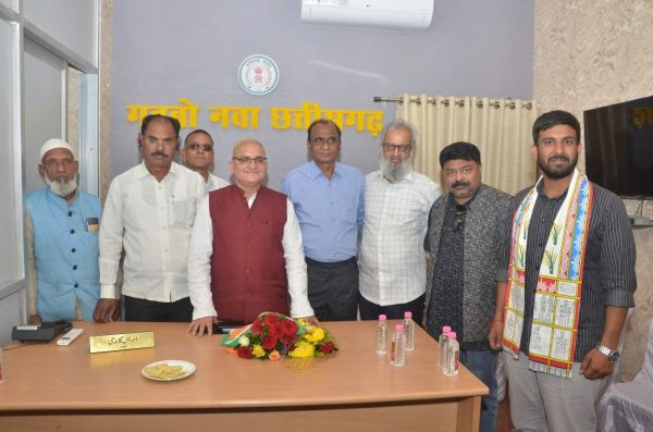 शपथ ग्रहण समारोह में शामिल हुए हफीज