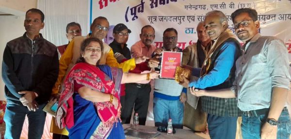 राष्ट्रीय सूत्र सम्मान समारोह में शामिल हुए देश भर के साहित्यकार
