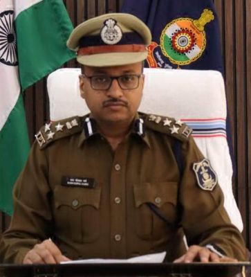 दिव्यांग फरियादी के आवेदन पर आईजी ने की त्वरित कार्रवाई, आर्थिक मदद भी