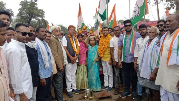 युवा कांग्रेस के भारत जोड़ो यात्रा में सैकड़ों शामिल