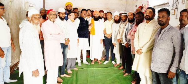 संसदीय सचिव जैन ने जुम्मे की नमाज पर की मुलाकात