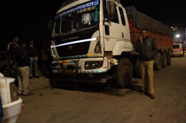 रिंग रोड पर बेतरतीब खड़े वाहनों पर जुर्माना