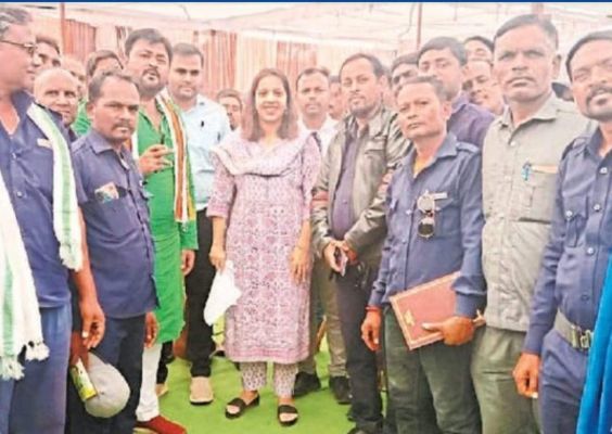 दूसरों को टिफिन, कोटवारों से भूखे पेट काम, शिकायत