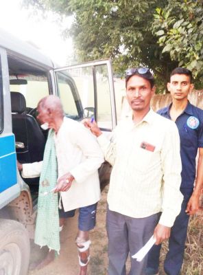 रास्ता भटके बुजुर्ग को डॉयल 112 ने पहुंचाया घर  