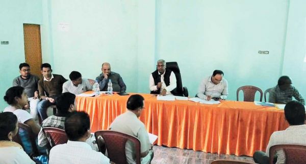 सीएमएचओ ने ली स्वास्थ्य विभाग की समीक्षा बैठक, दिए कड़े निर्देश