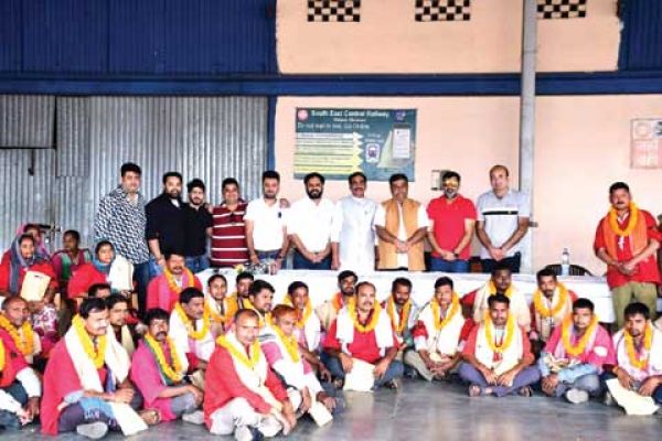 कुलियों का सम्मान