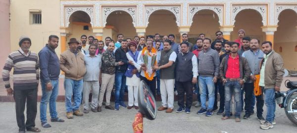 किसान मित्र व्यापारी संघ के अध्यक्ष बने सुरेश 