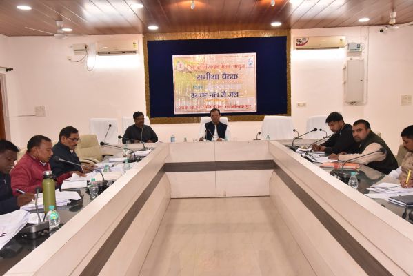 कलेक्टर ने की जल जीवन मिशन कार्यों की समीक्षा