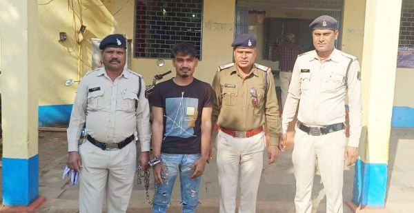 चाकू दिखाकर डराने वाला आरोपी गिरफ्तार