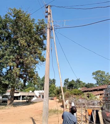 647 बकायेदारों से 32 लाख की वसूली 205 की काटी बिजली