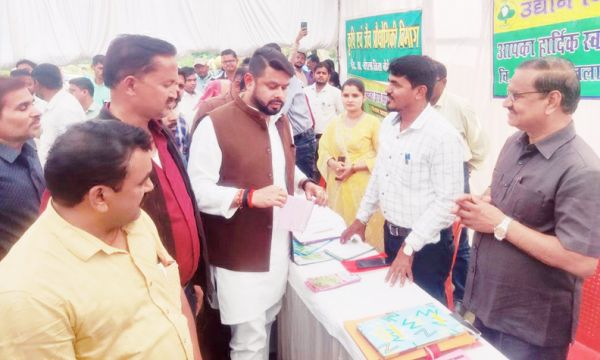 शिविर में हो रहा जनता की समस्या का समाधान-छाबड़ा