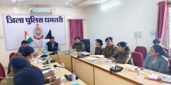 एसपी ने की लंबित मामलों की समीक्षा, अपराध रोकने दिए निर्देश