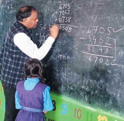 कलेक्टर ने स्कूलों का मुआयना कर अध्ययन-अध्यापन का लिया जायजा
