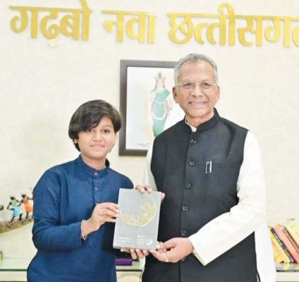 ताम्रध्वज ने बाल गायिका आरू साहू को दी शुभकामनाएं