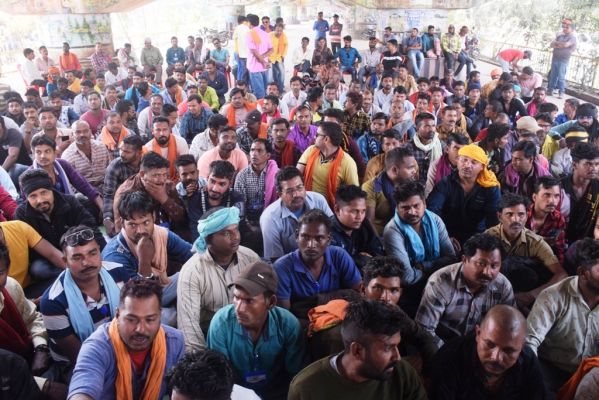ट्रक ड्राईवर एकता संगठन ने दूसरे दिन भी मांगों को लेकर किया प्रदर्शन