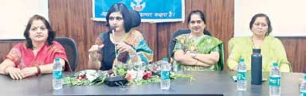 डिग्री गल्र्स कॉलेज में स्वच्छता पर सेमिनार