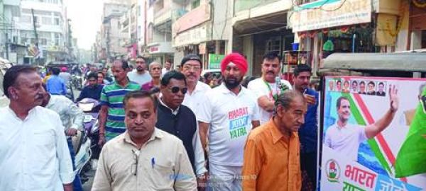 जयघोष के साथ फिर शुरू हुई कांग्रेस की भारत जोड़ो यात्रा धार्मिक स्थलों पर कांग्रेसियों ने टेका माथा