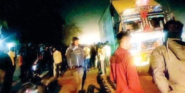 कंटेनर की चपेट में बाइक सवार युवक की मौत 