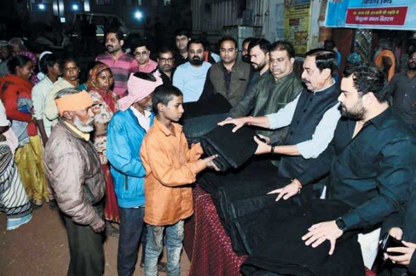 निशुल्क कंबल वितरण की सेवा