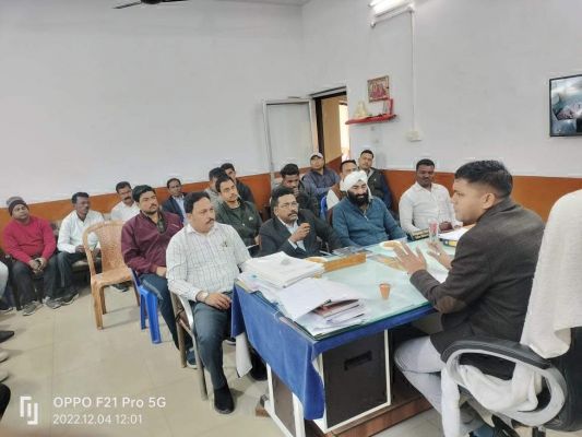 बाहरी व्यक्तियों के रुकने, रजिस्टर में प्रत्येक सूचना दर्ज करने निर्देश