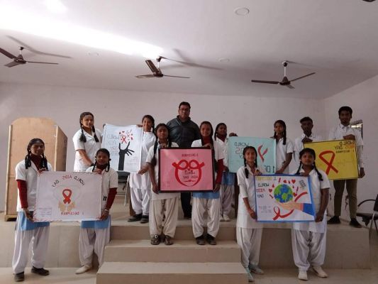 बच्चों ने रंगोली बनाकर दिया संदेश,  स्वास्थ्य जागरूकता अभियान भी 