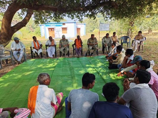 नक्सली समस्याओं पर मंथन, अपराध से सतर्क भी किया