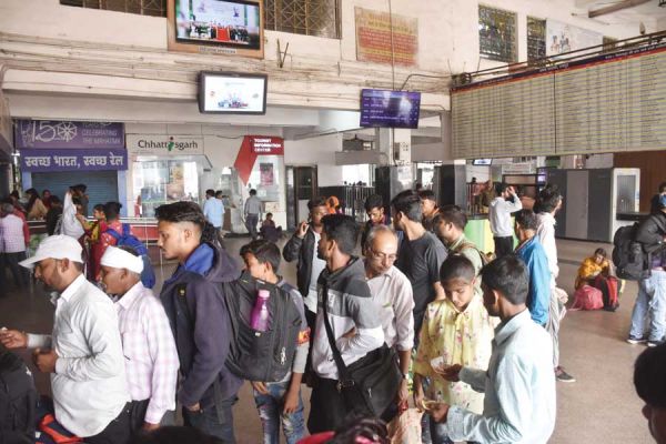 आरक्षण की रेलमपेल...