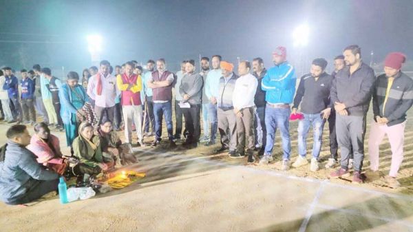 रात्रिकालीन क्रिकेट स्पर्धा शुरू