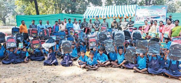 सिविक एक्शन कार्यक्रम से स्कूली बच्चे हुए लाभान्वित