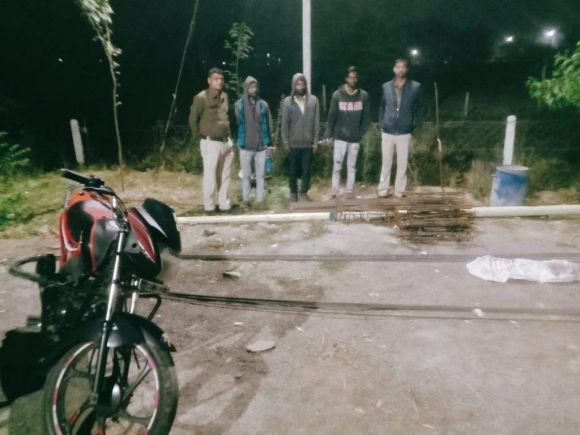 चोरी-लूट, 6 आरोपी गिरफ्तार,  आरोपियों में 3 नाबालिग भी