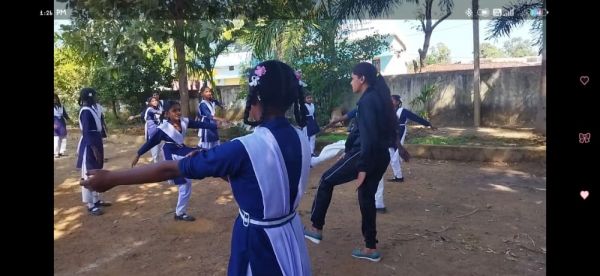 छात्राओं की आत्मरक्षा के लिए कराटे कक्षा शुरू गोरेगांव-अमाली स्कूल में विशेष प्रशिक्षण