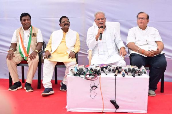 सीएम पत्रकारों से हुए रुबरु: प्रदेश में जल्द लागू होगा पत्रकार सुरक्षा कानून