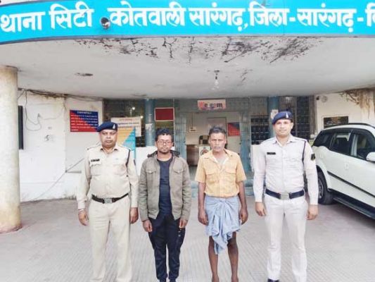पुरानी रंजिश: ईंट-डंडे और कुल्हाड़ी से हमला कर हत्या, घर में लगाई आग, 2 बंदी