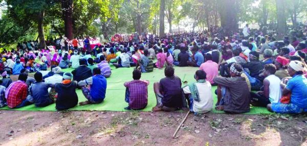 धर्मांतरण के खिलाफ सैकड़ों आदिवासी एकजुट