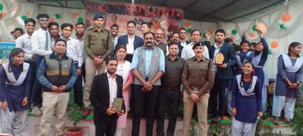एसपी ने मुसरा स्कूल के बच्चों को दिए टिप्स