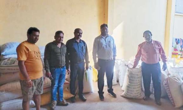 62 बोरी धान पकड़ाया, 24 क्विंटल अवैध धान जब्त