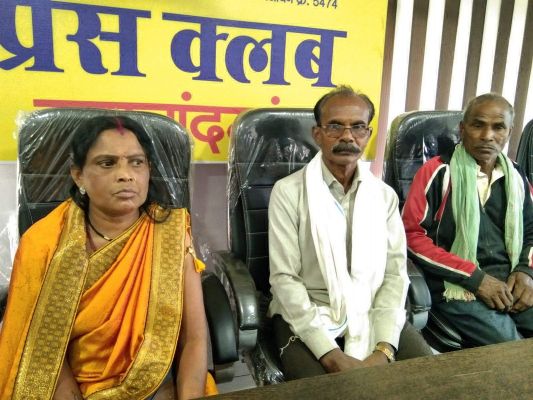 प्रेम विवाह करने वाले दलित जोड़े का परिवार समेत हुक्का पानी बंद
