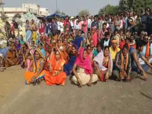 ट्रक की चपेट में युवक की मौत 