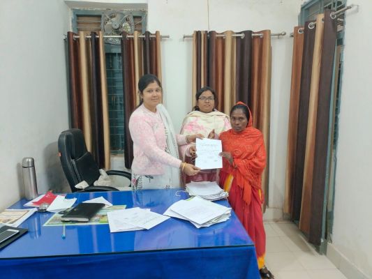 जनचौपाल के आवेदन पर त्वरित कार्यवाही, मैनामती को मिला आबादी पट्टा