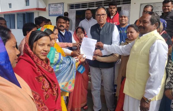 पनिका जाति को आदिवासी श्रेणी में शामिल करने ज्ञापन