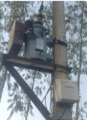 ट्रांसफार्मर जला, 5 माह से अंधेरे में ग्रामीण