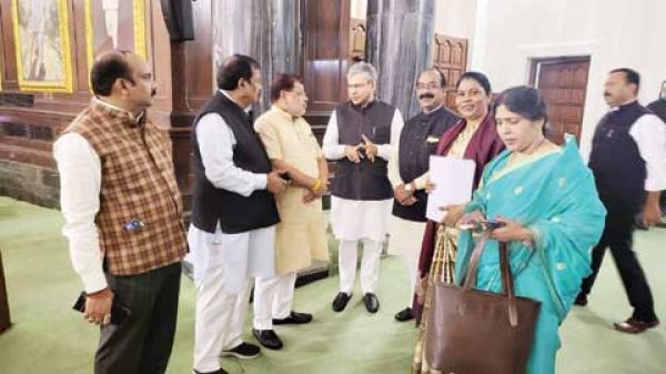 छत्तीसगढ़ के सांसद रेल मंत्री से अलग-अलग मिले