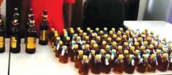 190 पौवा शराब के साथ 2 गिरफ्तार