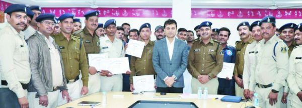 112 रीयल टाईम पर मदद करें