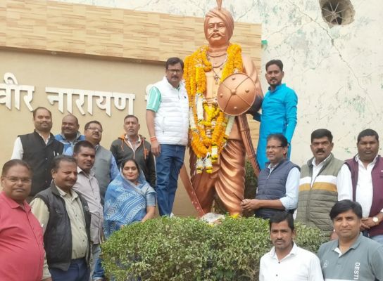 शहीद वीर नारायण सिंह को किया नमन