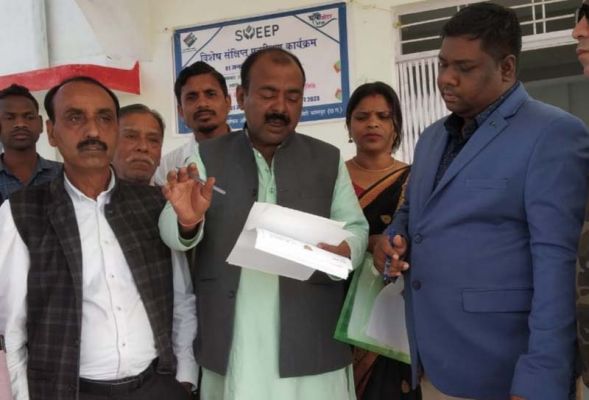 4 साल से पट्टा के लिए भटक रहे हितग्राही, कच्चे मकान में रहनेे मजबूर 