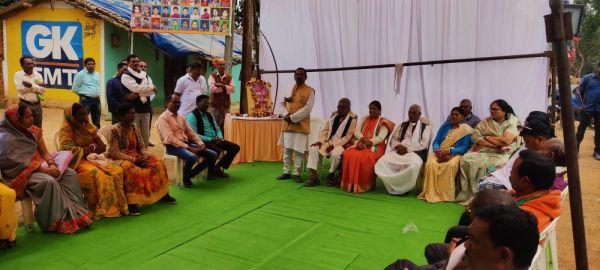 शहीद वीर नारायण सिंह की पुण्यतिथि पर किया नमन