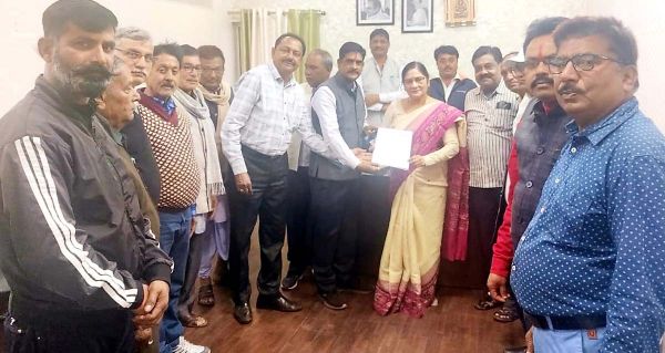 चौक में महाराणा प्रताप की प्रतिमा लगाने अभा क्षत्रिय महासभा ने सौंपा ज्ञापन